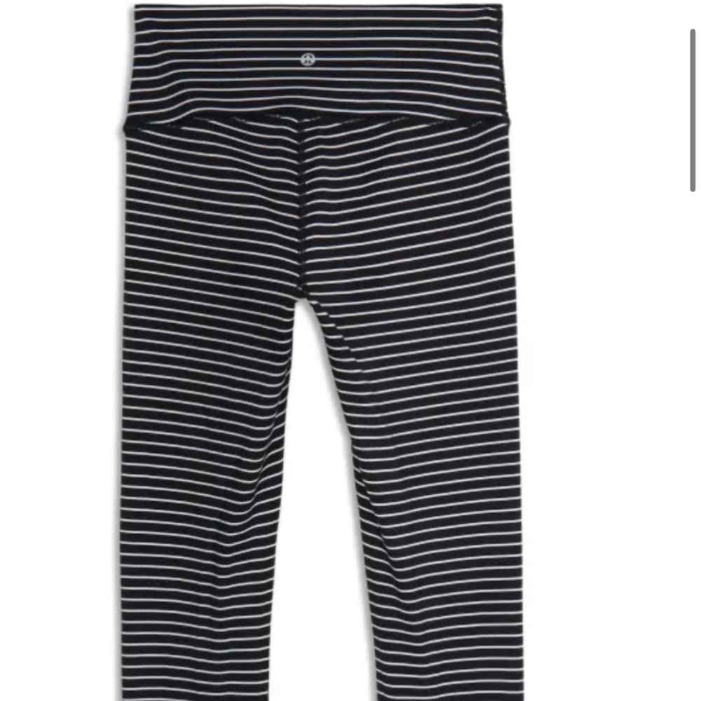 Lululemon Black and white striped Wunder Under leggings
